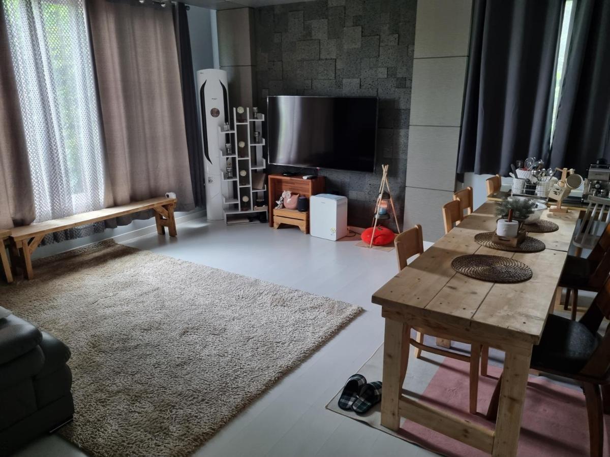Gashi Sarang Bed & Breakfast Seogwipo Exterior foto